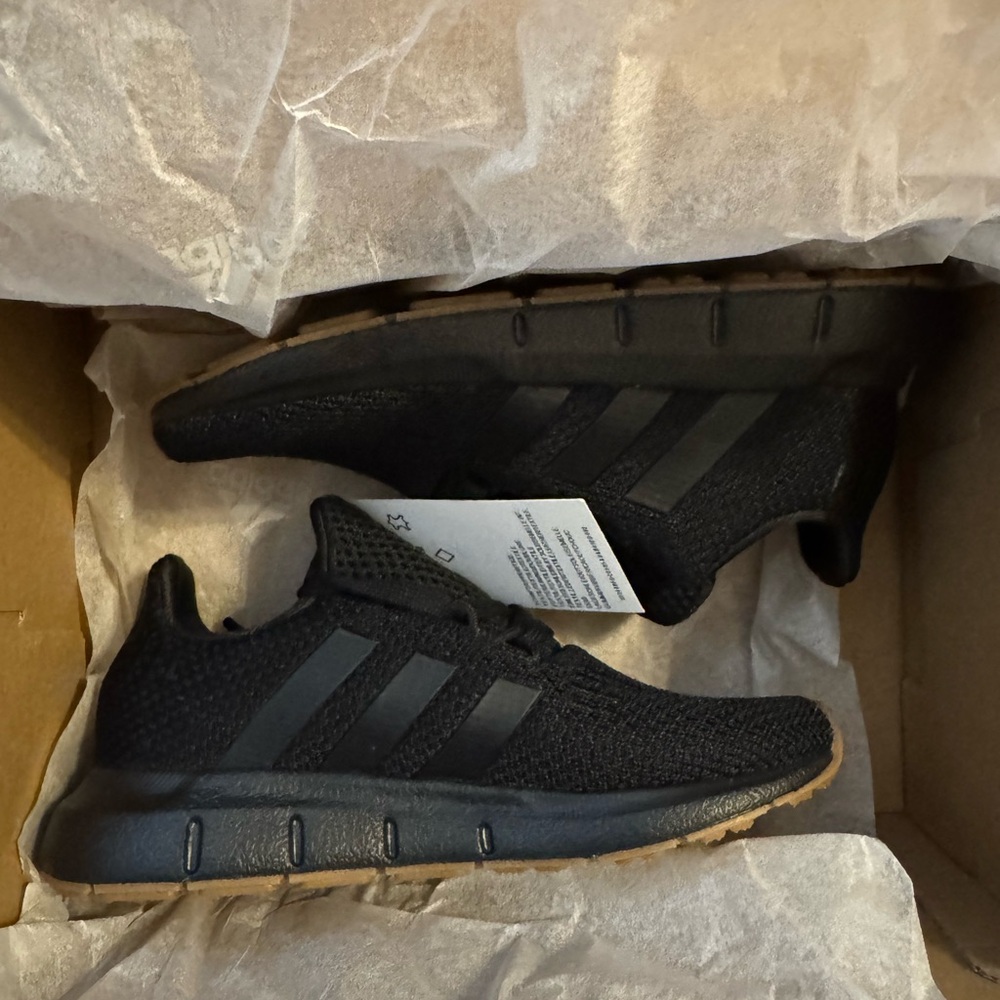 Adidas Swift Run Black Sneakers